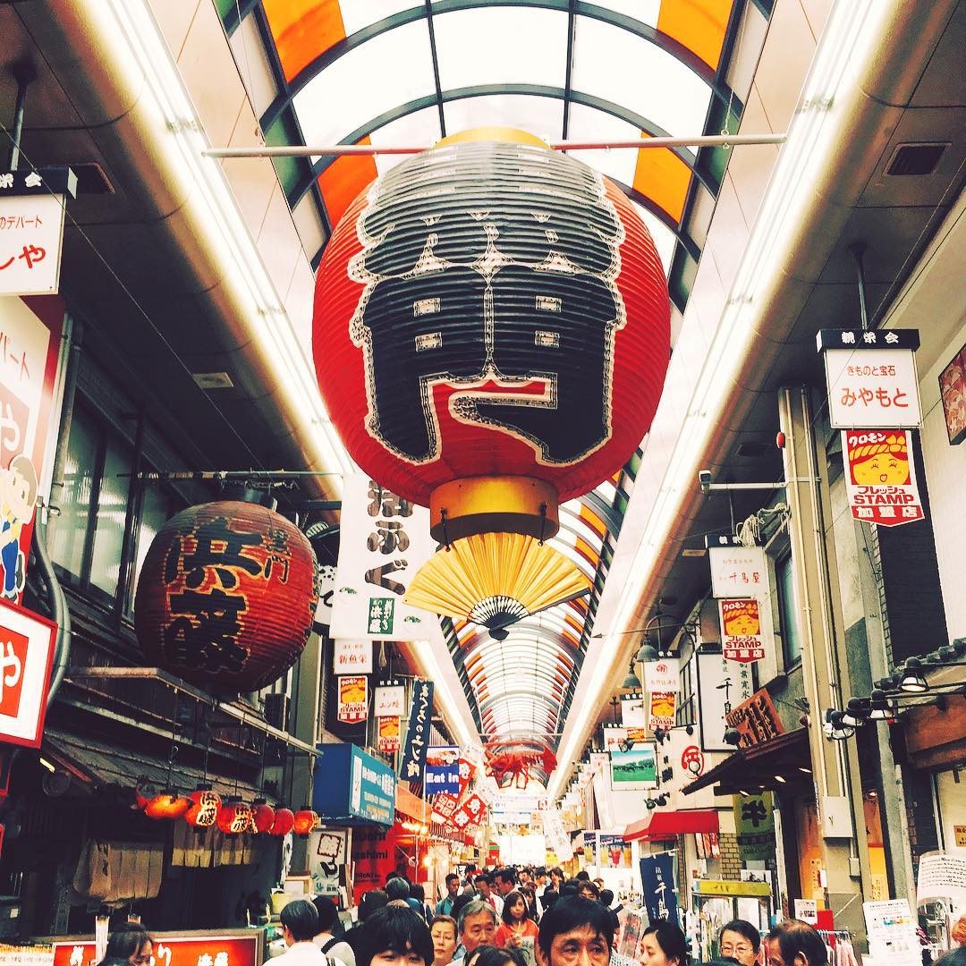 黑門市場｜大阪 Osaka おおさかし 大阪自由行 大阪美食 大阪必食 大阪行程 大阪市場 大阪魚市場 大阪海鮮市場 黑門市場 くろもんいちば 黑門市場官網 黑門市場地圖 黑門市場休息日 黑門市場日文拼音 黑門市場介紹 黑門市場停車場 黑門市場營業時間2018 黑門市場2018 黑門市場2019 黑門市場休息日2019