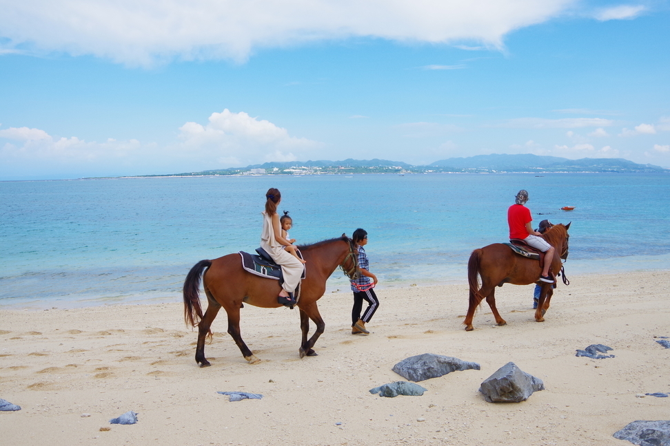 伊江島海濱馬園 伊江島ビーチサイドホースパーク Ie Island Beach Side Horse Park 沙灘騎馬體驗 沖繩伊江島 騎馬 沖繩伊江島 沖繩 伊江島 伊江島 伊江村 沖繩伊江村 沖繩 伊江村 沖繩離島 沖繩跳島 沖繩跳島遊 沖繩不自駕 伊江島景點 伊江島 景點 伊江島必去 伊江島交通 伊江島美食 伊江島必吃 伊江島必食 伊江島 自行車 伊江島 單車 伊江島 車腳踏車 伊江島 百合祭 伊江島一日遊 伊江牛 伊江島Tatchu ACE BURGER Biziru石 Nyathiya洞 伊江海灘 伊江島城山 伊江島 城山 伊江島 浮潛 伊江島 潛水 伊江島 釣魚 伊江島 騎馬 ニャティヤ洞 千人洞 力石 伊江ビーチ 湧出展望台 沖繩賞鯨 百合公園 百合祭り 沖繩 Okinawa 沖繩必食 沖繩必吃 沖繩必到 沖繩必去 沖繩必買 沖繩必掃 沖繩自由行 沖繩行程 沖繩行程包 沖繩懶人包 沖繩好去處 沖繩景點 沖繩必到景點 沖繩必去景點 沖繩美食 沖繩交通 沖繩攻略 沖繩自由行行程 沖繩自由行行程推薦 沖繩必食2019 沖繩必吃2019 沖繩必到2019 沖繩必去2019 沖繩必買2019 沖繩必掃2019 沖繩自由行2019 沖繩行程2019 沖繩行程包2019 沖繩懶人包2019 沖繩好去處2019 沖繩景點2019 沖繩必到景點2019 沖繩必去景點2019 沖繩美食2019 沖繩交通2019 沖繩攻略2019 沖繩自由行行程2019 沖繩自由行行程推薦2019