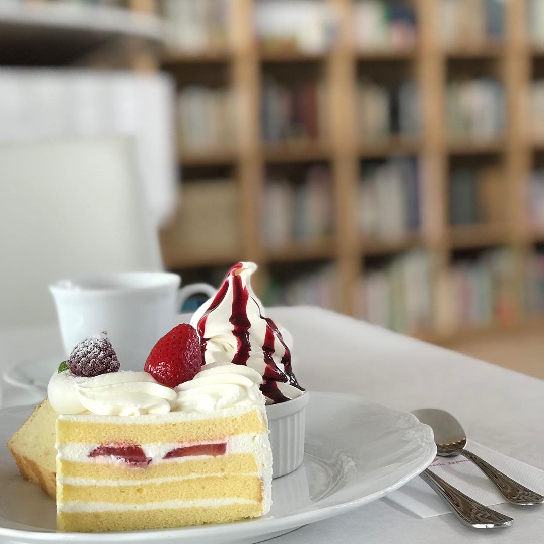 北菓樓 札幌本館 北海道廳立圖書館 蛋糕套餐 夢不思議泡芙富良野 富良野美食 富良野cafe 2019 富良野 cafe 富良野咖啡店 2019 富良野 咖啡店 富良野咖啡廳 2019 富良野 咖啡廳 富良野甜點 2019 富良野 甜點 富良野甜品 2019 富良野 甜品 富良野必食 富良野必吃 函館 函館美食 函館 cafe 函館cafe 2019 函館 甜點 函館甜點 2019 函館 甜品 函館甜品 2019 函館咖啡廳 2019 函館 咖啡廳 函館咖啡店 2019 函館 咖啡店 函館必食 函館必吃 函館必到 函館必去 小樽 小樽cafe 2019 小樽 cafe 小樽 咖啡店 小樽咖啡店 2019 小樽 咖啡廳 小樽咖啡廳 2019 小樽 甜點 小樽甜點 2019 小樽 甜品 小樽甜品 2019 小樽美食 小樽必食 小樽必吃 小樽必到 小樽必去 札幌 札幌甜品 2019 札幌 甜品 札幌 甜點 札幌甜點 2019 札幌 咖啡廳 札幌咖啡廳 2019札幌 咖啡店 札幌咖啡店 2019 札幌cafe 2019 札幌 cafe 札幌美食 札幌必食 札幌必吃 札幌必到 札幌必去 北海道 Hokkaido 北海道必食 2019 北海道必吃 2019 北海道美食 2019 北海道 cafe 北海道cafe 2019 北海道咖啡店 2019 北海道 咖啡店 北海道咖啡龐 2019 北海道 咖啡龐 北海道甜點 北海道 甜點 2019 北海道甜品 2019 北海道 甜品 北海道哈蜜瓜 北海道水果 北海道牛奶 北海道牛乳