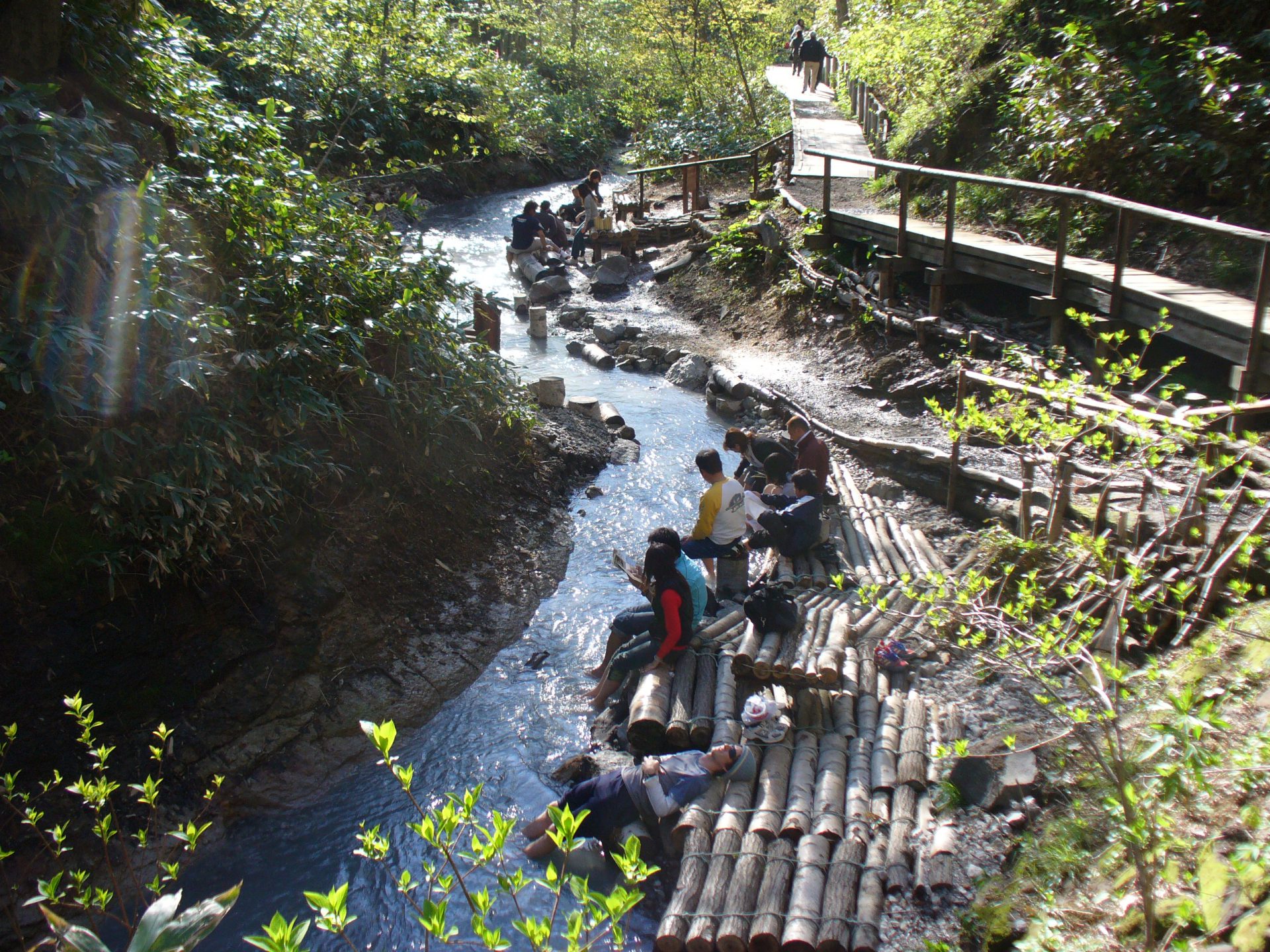 大湯沼川天然足湯 登別溫泉 登別温泉 noboribetsu onsen｜札幌景點 札幌交通 札幌購物 札幌行程 札幌自由行 札幌美食 北海道 Hokkaido 北海道道央景點 北海道自助遊 北海道自由行 北海道景點 道央景點 北海道交通