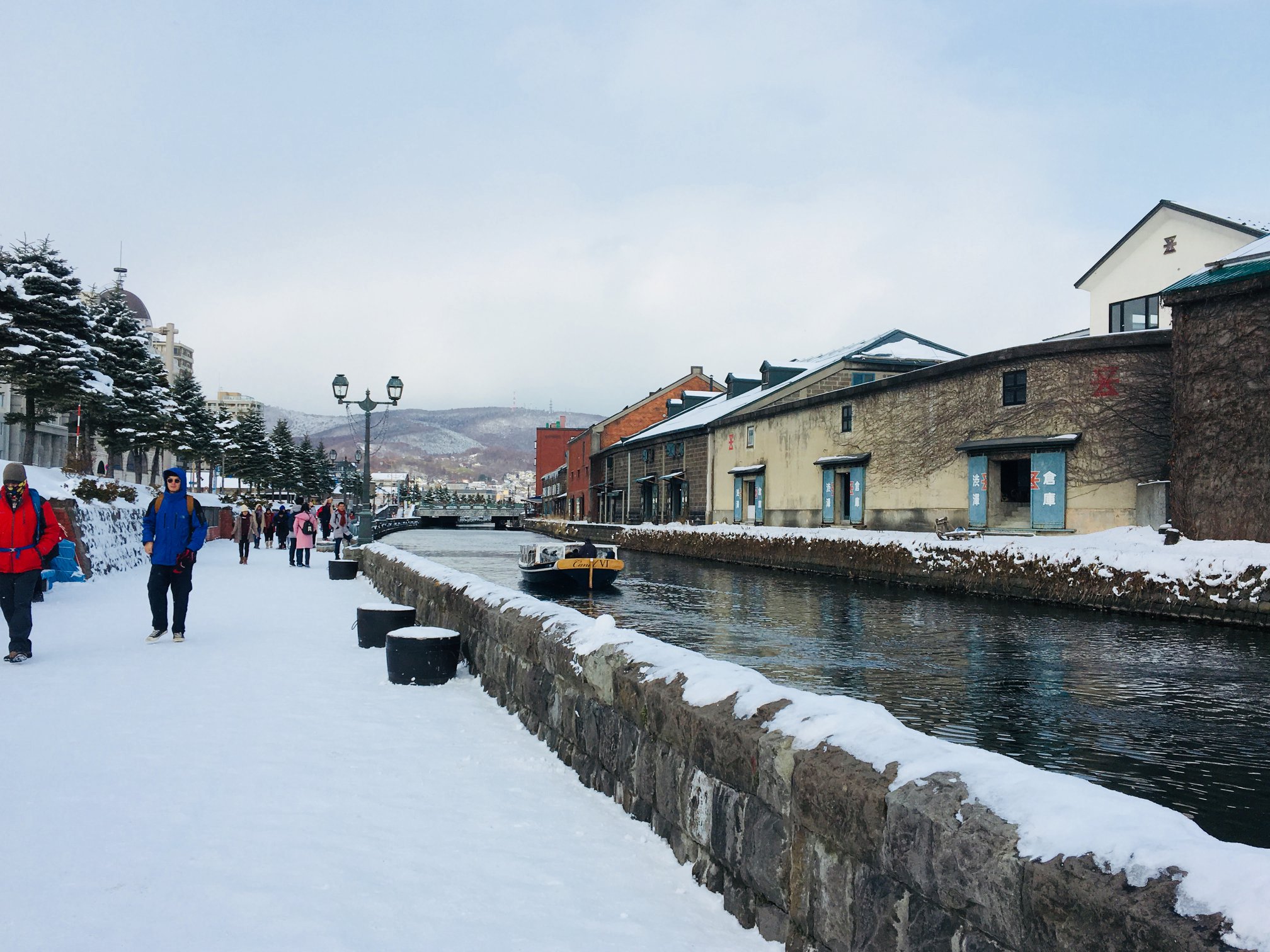 冬日被白雪覆蓋的小樽運河格外浪漫｜小樽運河遊船 小樽運河 小樽景點 小樽交通 小樽必食 北運河 淺草橋街園 三角市場｜北海道 Hokkaido 北海道道央景點 北海道自助遊 北海道自由行 北海道景點 道央景點 北海道交通