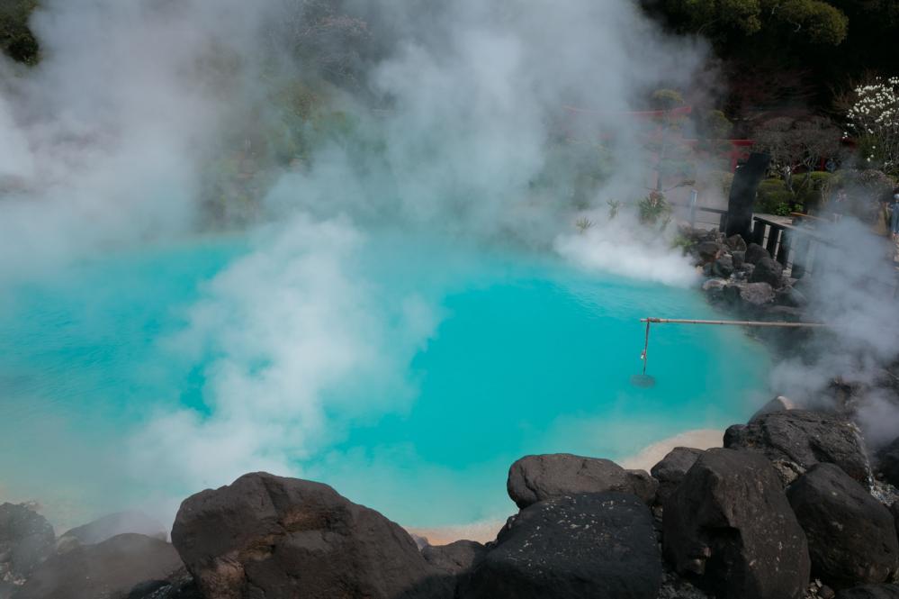 海地獄｜別府溫泉 Beppu Onsen 別府温泉 別府景點 別府一泊二食 別府自由行 別府 阿蘇男孩號 Limited Express  Aso Boy  特急 あそぼーい  九州必玩 九州景點  鐵道迷 九州觀光列車  九州觀光鐵道  JR九州 九州JR Pass JR南九州Pass JR北九州Pass