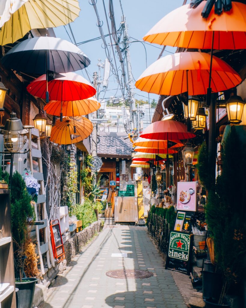 益善洞韓屋村位於首爾鐘路區，是韓國年輕人和旅遊愛好者的必訪打卡地。